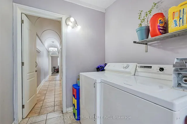 Additional image 23 of 421 Silverthorn Ave