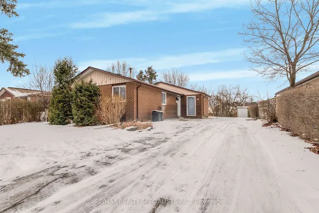 198 Folkstone Cres
