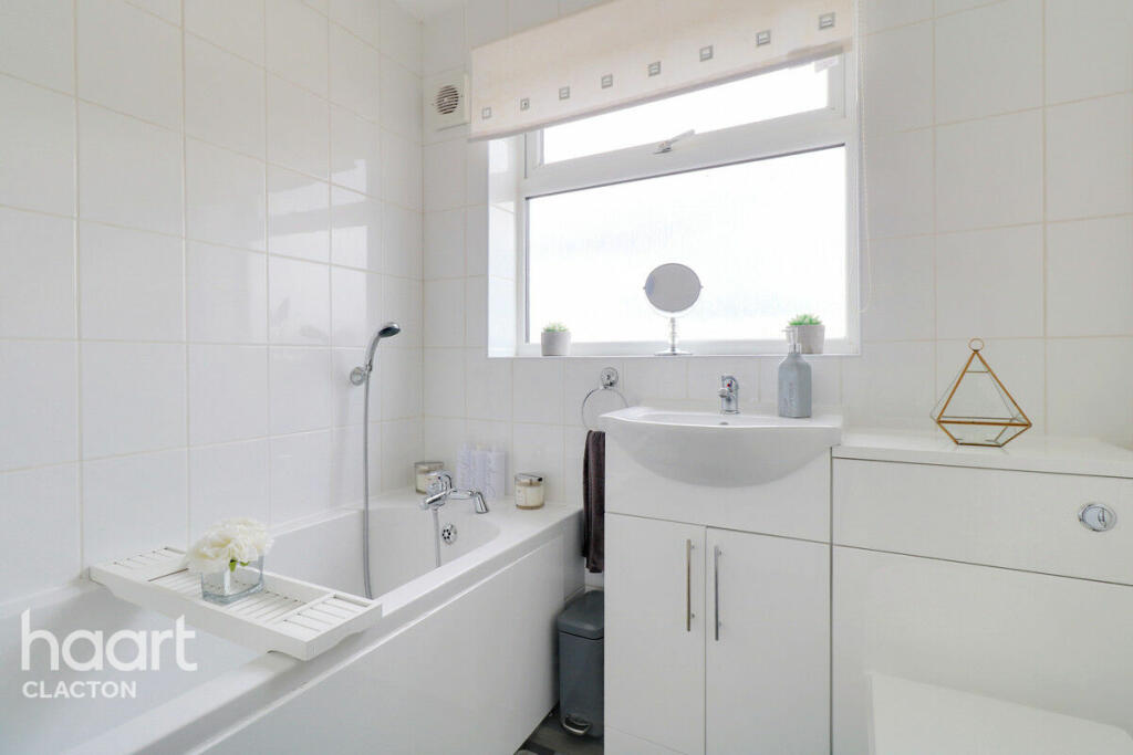 Additional image 8 of Tudor Parade, Clacton-On-Sea