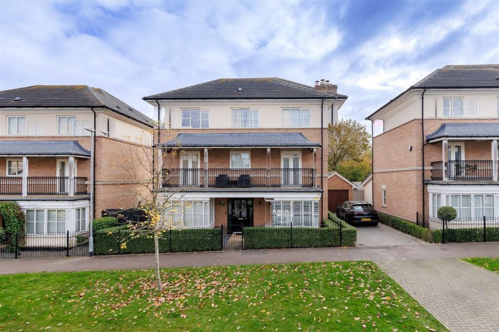 Additional image 47 of Buckingham Road, Epping