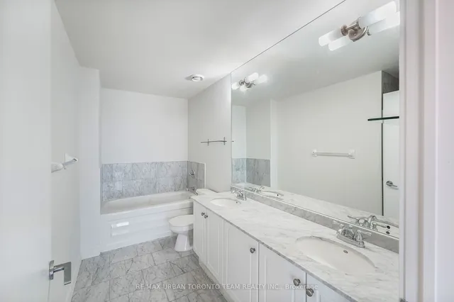 Additional image 24 of 438 King St Unit Ph03