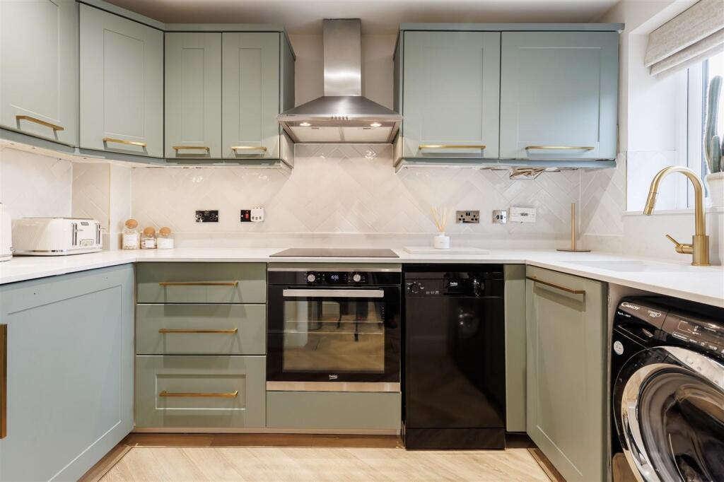 Additional image 7 of Green Close, Epping Green, Epping