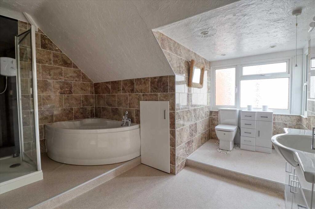 Additional image 12 of St Vincent Road, Clacton On Sea, Clacton on Sea