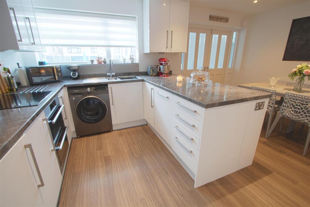 Additional image 5 of Hollyford, Billericay