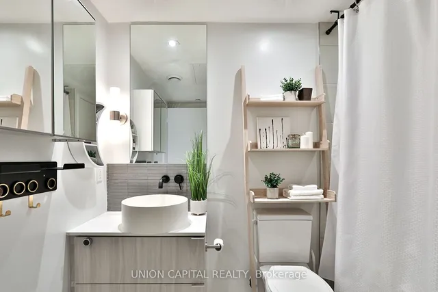 Additional image 25 of 161 Roehampton Ave Unit 203