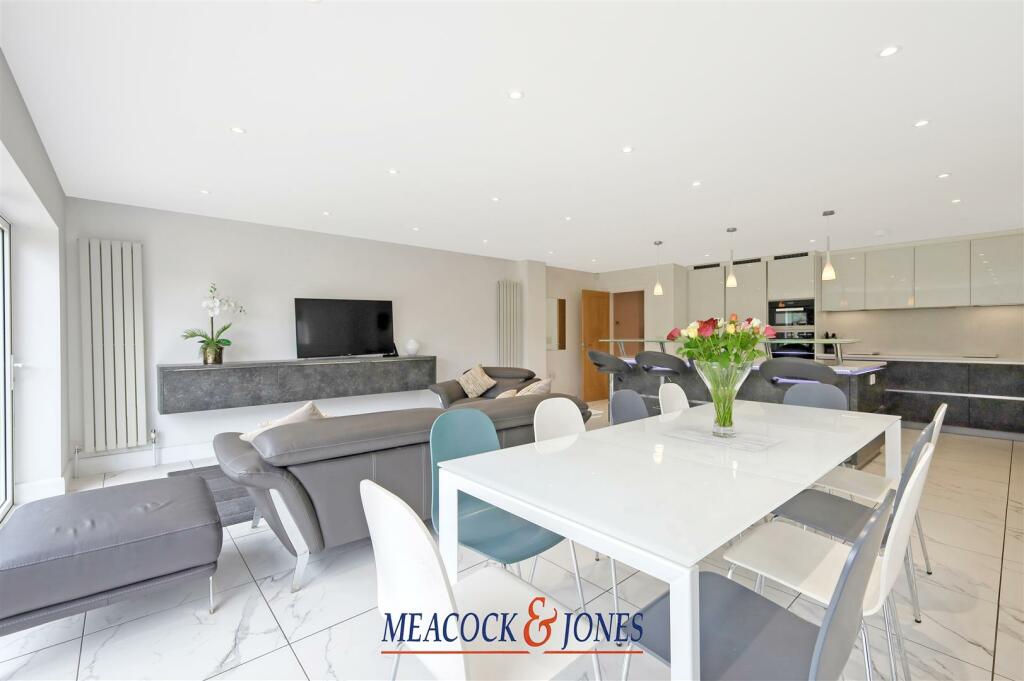 Additional image 8 of Heronway, Hutton Mount, Brentwood