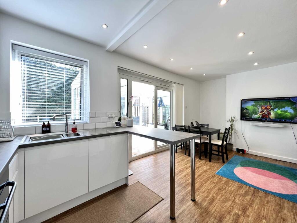 Additional image 5 of Fairfield Road, Brentwood