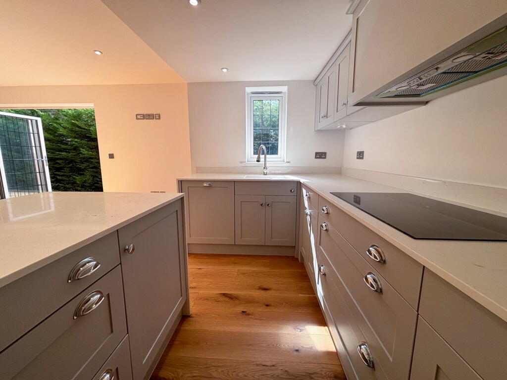 Additional image 11 of The Sheas, 41 Shenfield Road