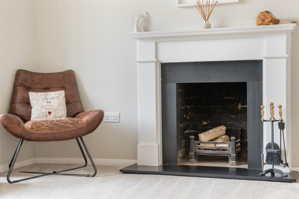 Additional image 16 of Outwood Lane, Chipstead,