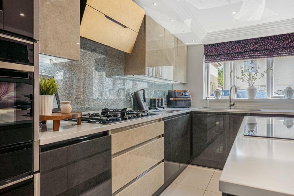 Additional image 5 of Mansfield, High Wych, Sawbridgeworth, CM21 0JT