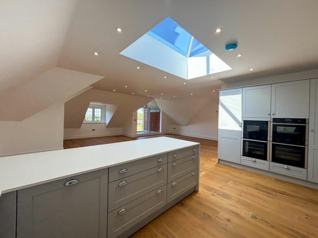 Additional image 7 of 41 Shenfield Road, Shenfield, Brentwood