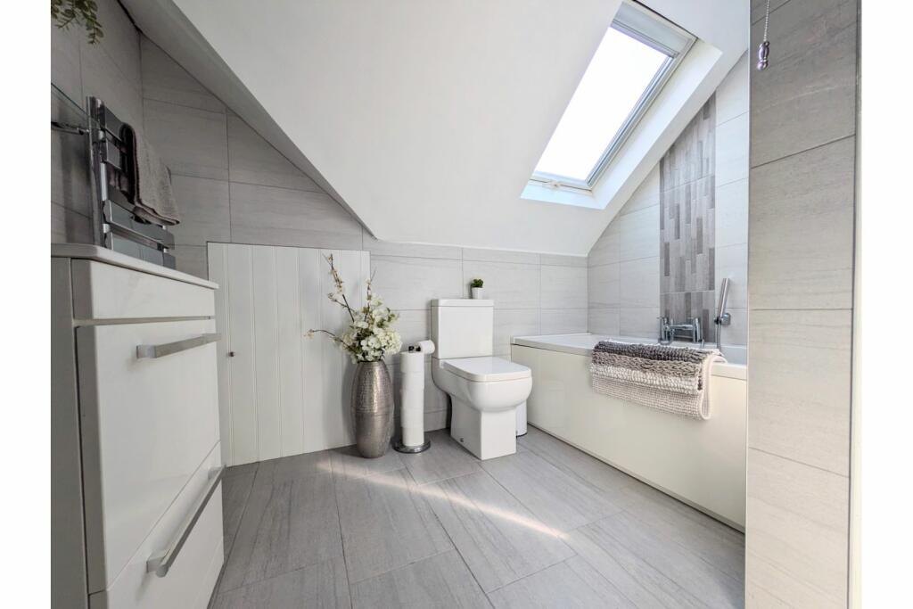 Additional image 29 of Lorraine Close, Billericay, CM11