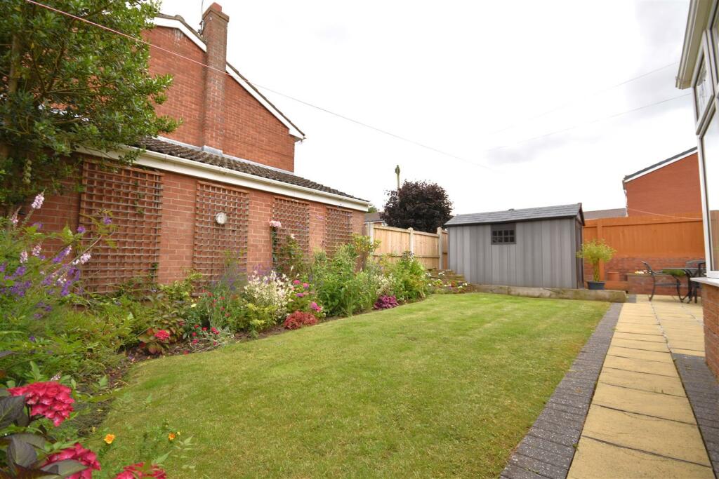 Additional image 18 of Merton Close, Neston