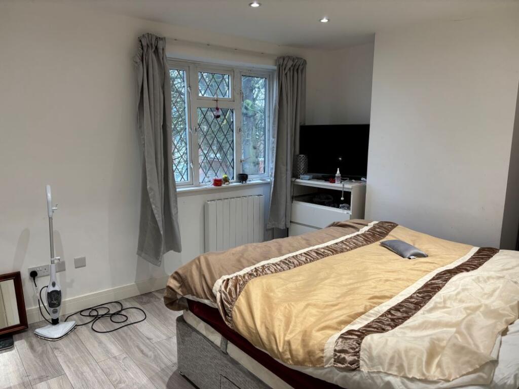 Additional image 5 of 51 First Avenue, Walton on the Naze, Essex, CO14 8JP