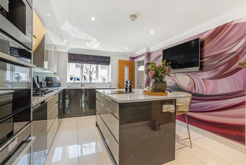 Additional image 3 of Mansfield, High Wych, Sawbridgeworth, CM21 0JT