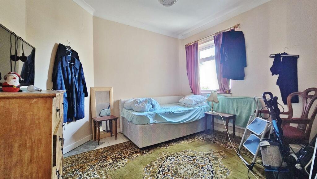 Additional image 17 of Woodberry Way, Walton On The Naze