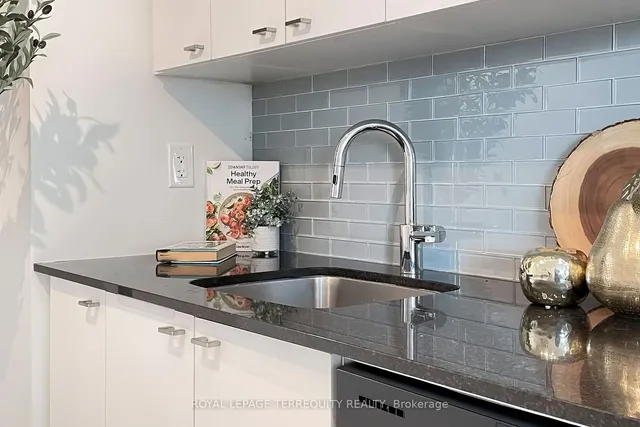 Additional image 10 of 51 East Liberty St Unit 901