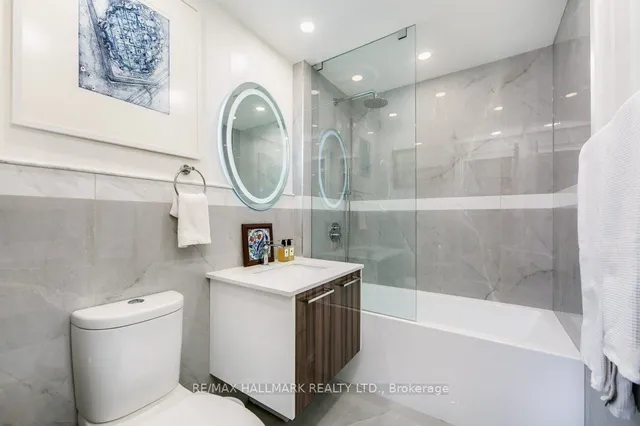 Additional image 20 of 500 Avenue Rd Unit 906