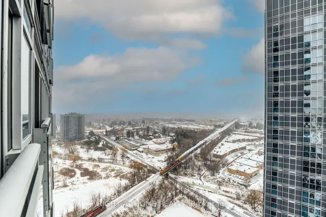 Additional image 23 of 255 Village Green Sq Unit 2601