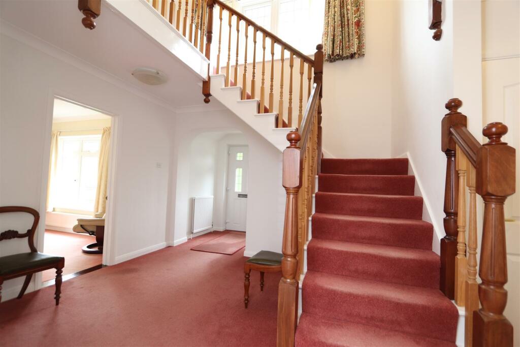 Additional image 4 of Roundwood Grove, Hutton Mount, Brentwood