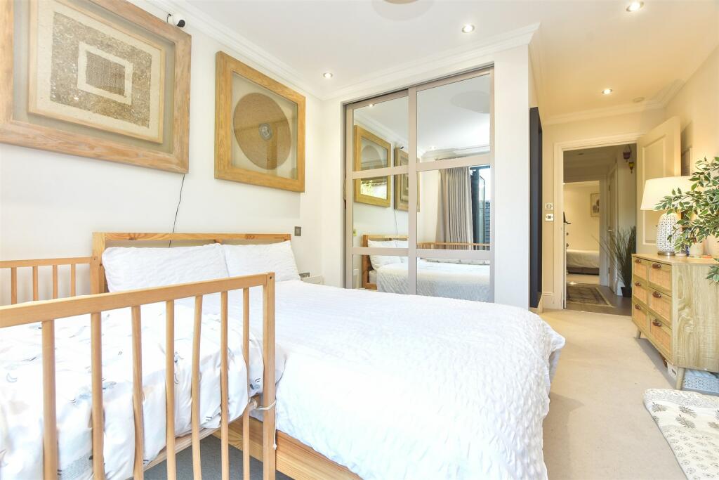 Additional image 7 of Station Approach, Whyteleafe, Surrey