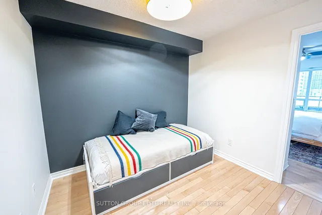 Additional image 19 of 250 Wellington St Unit 636