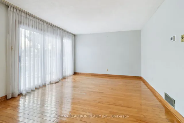 Additional image 12 of 44 Chester Le Blvd Unit 6