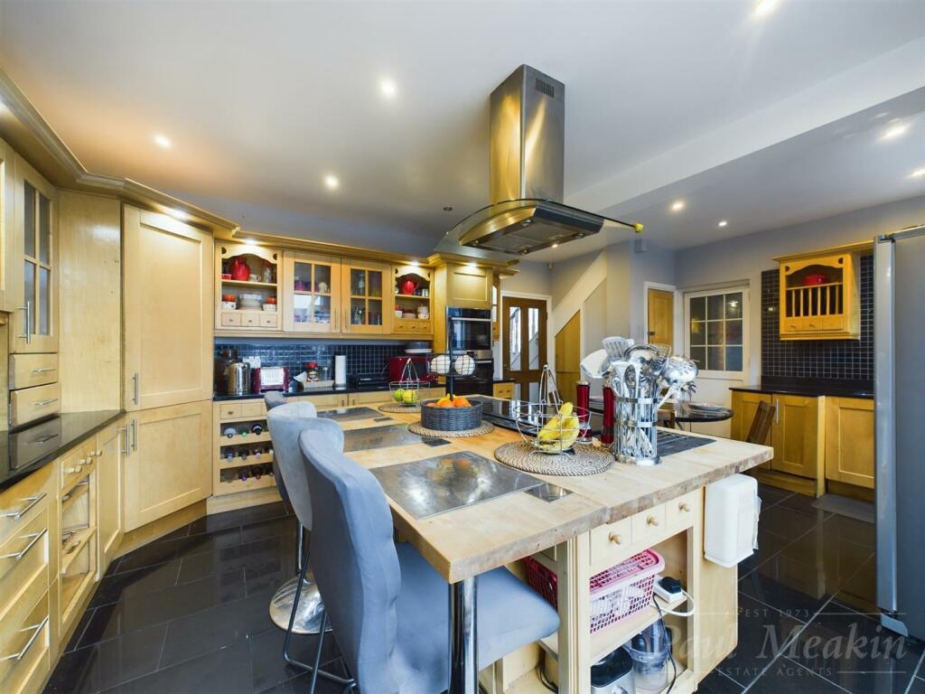 Additional image 22 of Queenhill Road, South Croydon