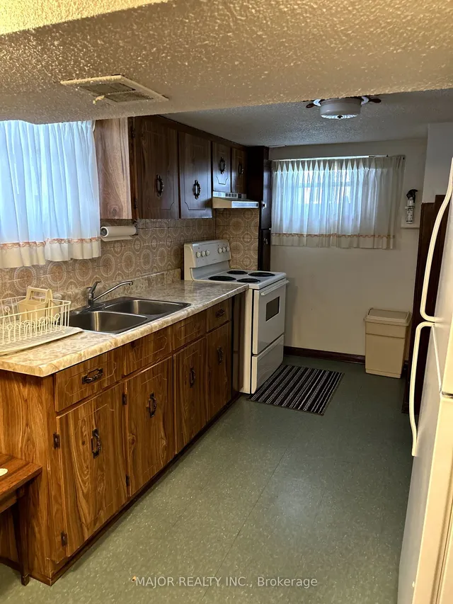 Additional image 20 of 61 Medford Ave