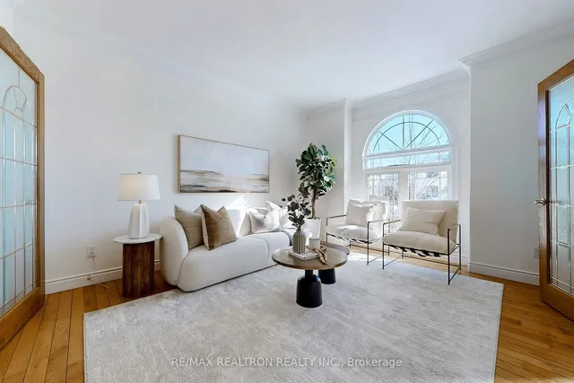 Additional image 3 of 520 Falconridge Cres