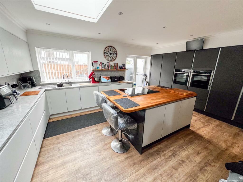 Additional image 16 of Church Road, Clacton On Sea