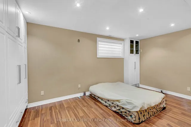 Additional image 29 of 85 Stoneylake Ave