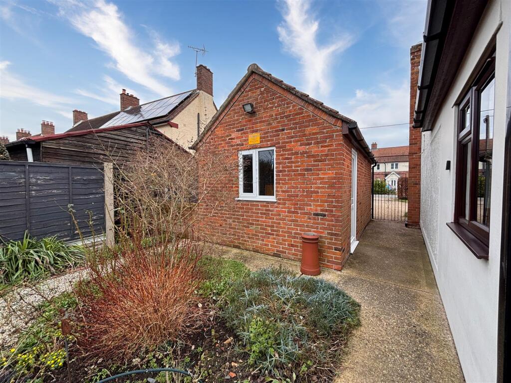 Additional image 56 of Windmill Road, Bradfield