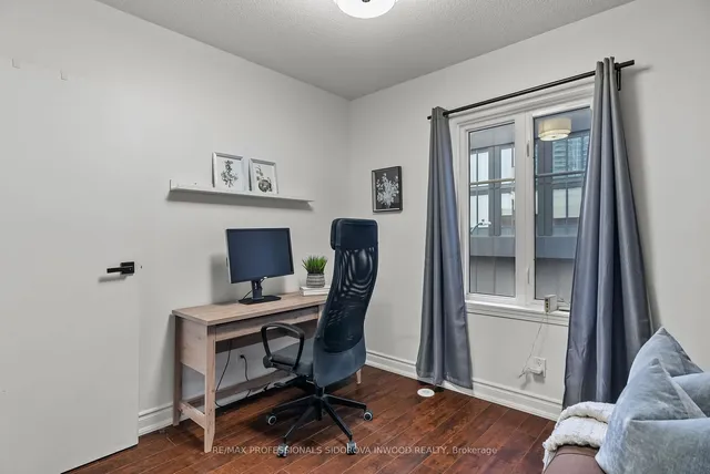 Additional image 20 of 22 Western Battery Rd Unit 106