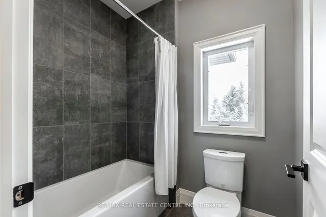 Additional image 21 of 258 Edgewater Cres Unit 4