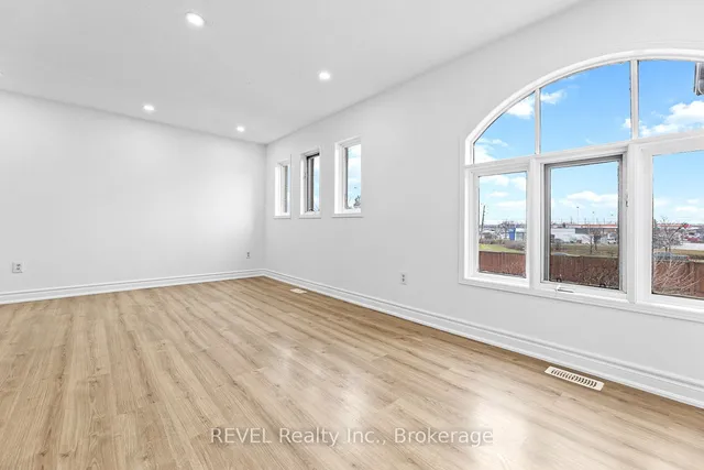 Additional image 17 of 92 Goldenlight Circ Unit 11