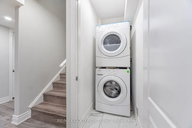 Additional image 35 of 2 Jenwood Cres