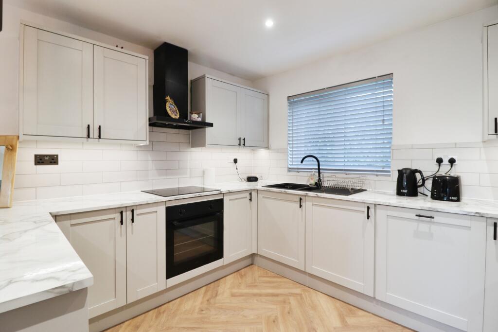 Additional image 6 of Queens Gate Mews, Billericay, CM12
