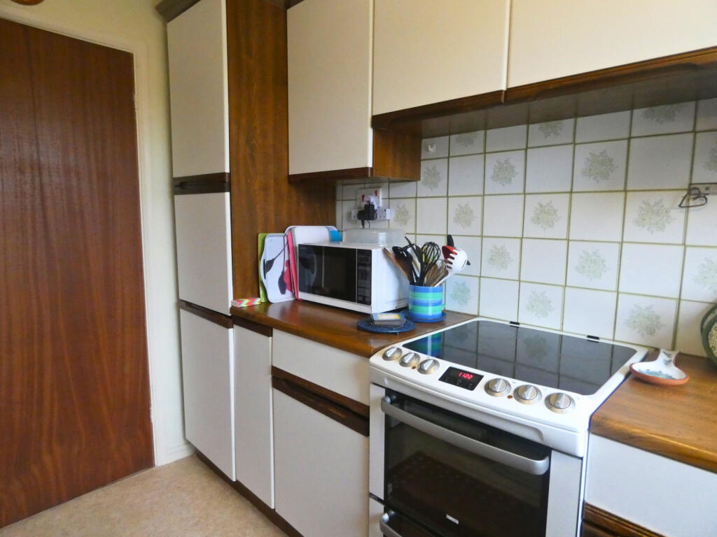 Additional image 5 of Victoria Esplanade, CO5 8DE