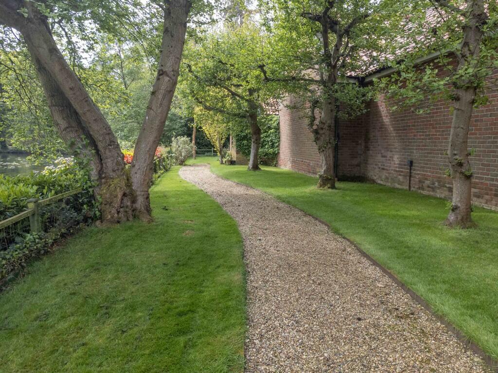 Additional image 17 of Lexden Park, Colchester, Essex, CO3