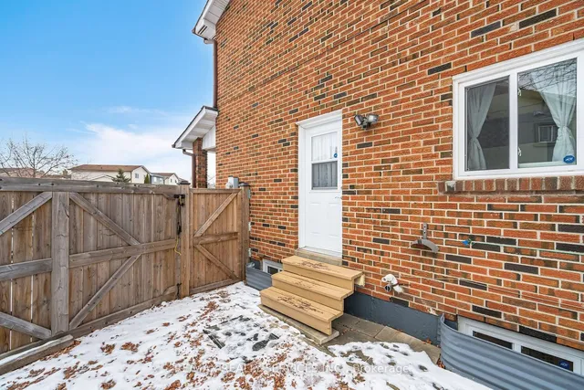 Additional image 27 of 76 Simmons Blvd