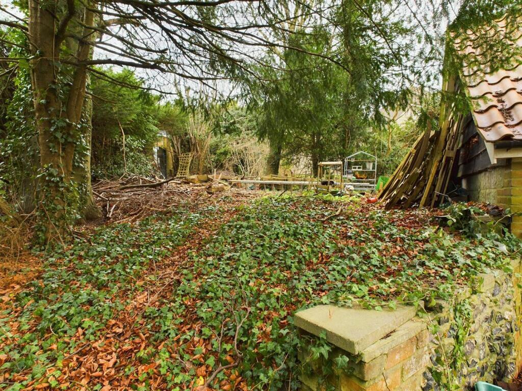 Additional image 18 of Coulsdon Road, Coulsdon, CR5 2LG