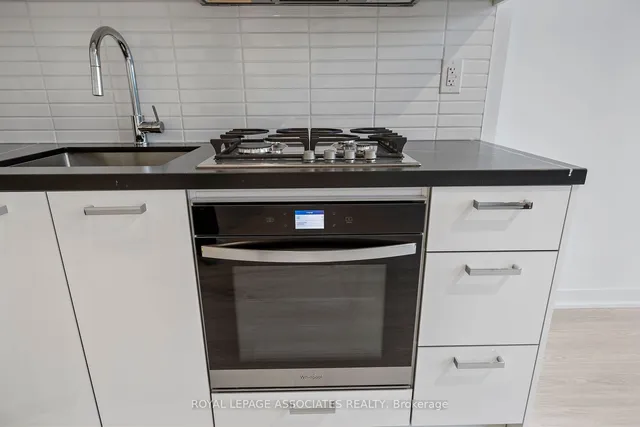 Additional image 15 of 195 McCaul St Unit 401