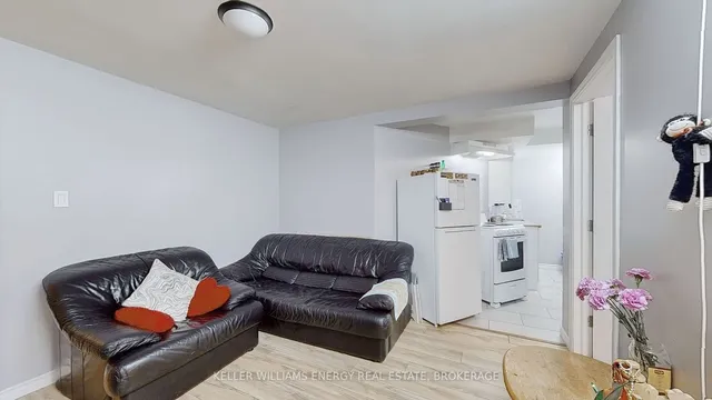 Additional image 28 of 45 Esplanade Rd