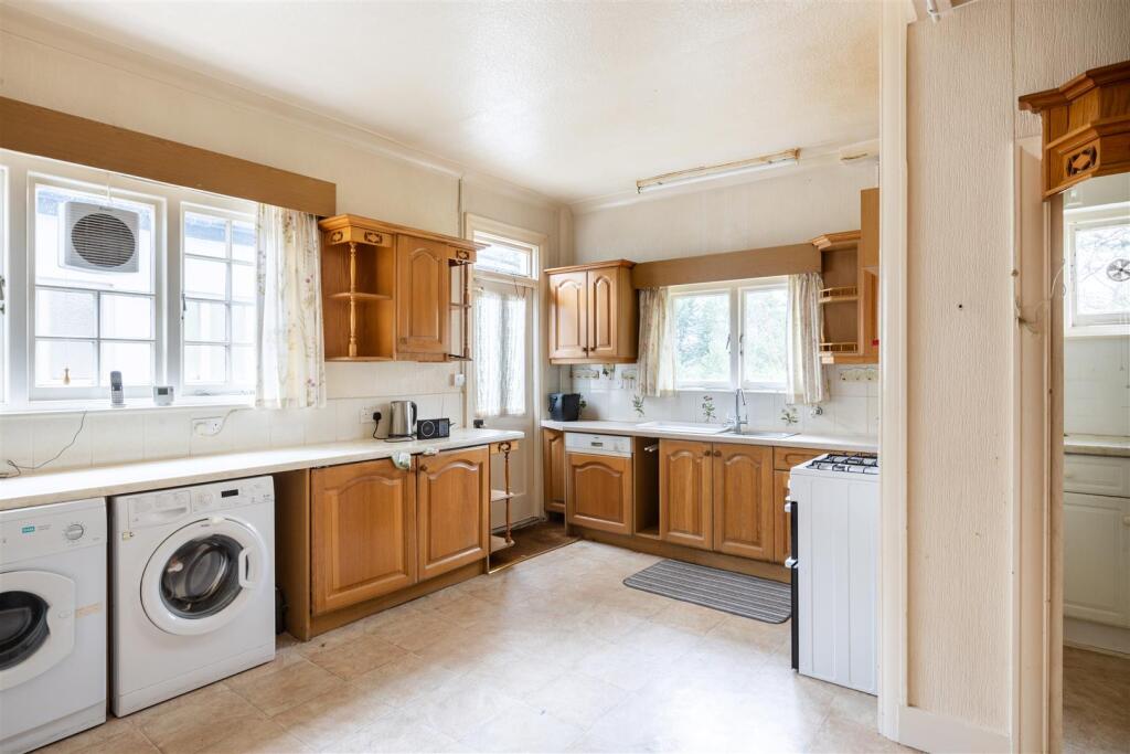 Additional image 7 of Shirley Hills Road, Croydon