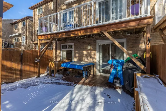 Additional image 39 of 83 Robert Hicks Dr