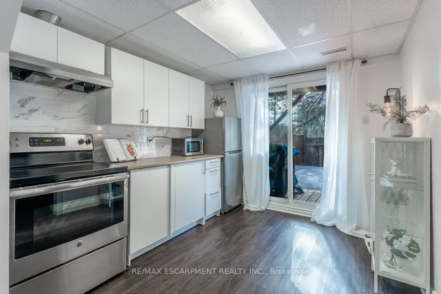 Additional image 23 of 83 Robert Hicks Dr