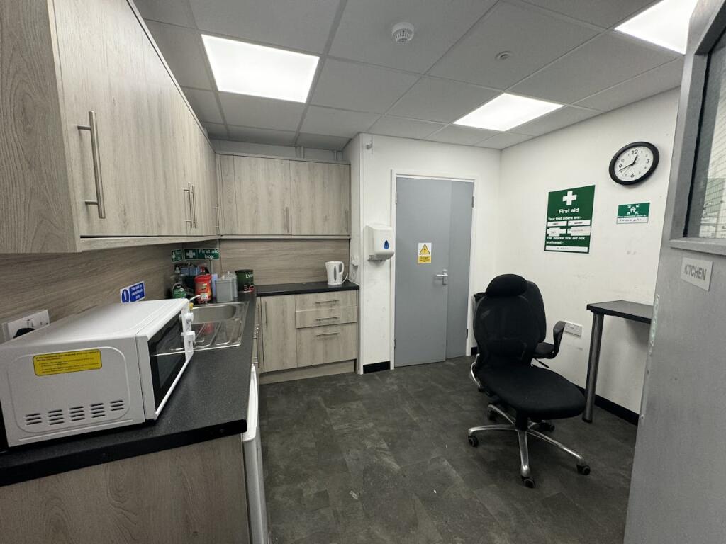 Additional image 5 of Unit B, 115 Canterbury Road, Croydon, CR0 3HH