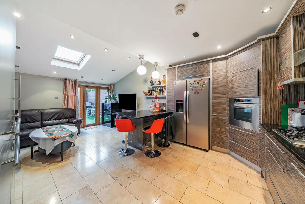 Additional image 2 of Bramcote Avenue, Mitcham, CR4