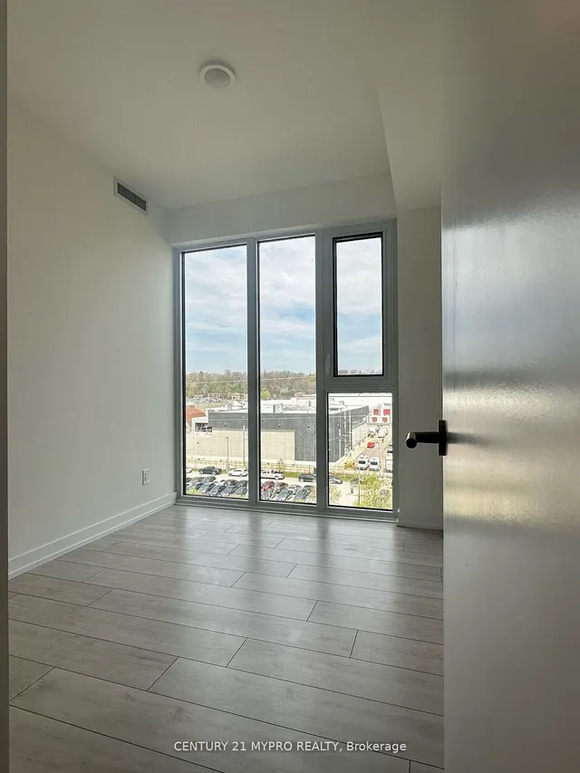 Additional image 11 of 500 Dupont St Unit 607